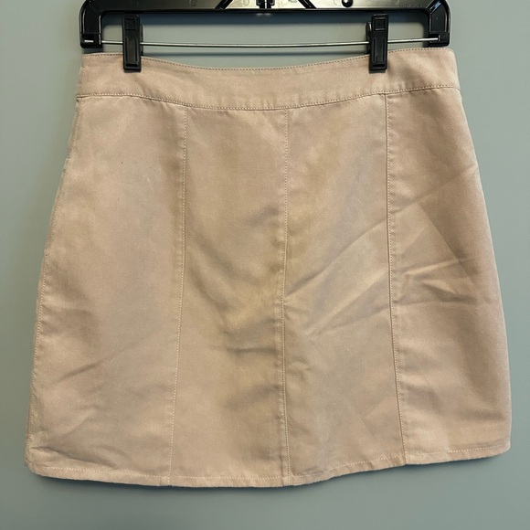 Cream button down mini skirt - Picture 2 of 3